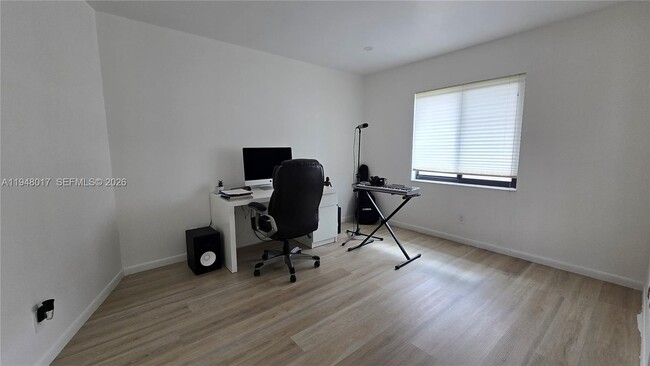 Photo - 16653 Golfview Dr