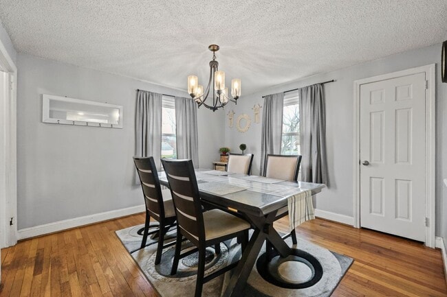 Photo - 133 Robbins Ave