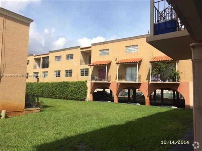 Building Photo - 1305 W 53rd St Unit 410 Rental