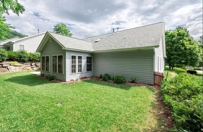 7 Stonebridge Dr