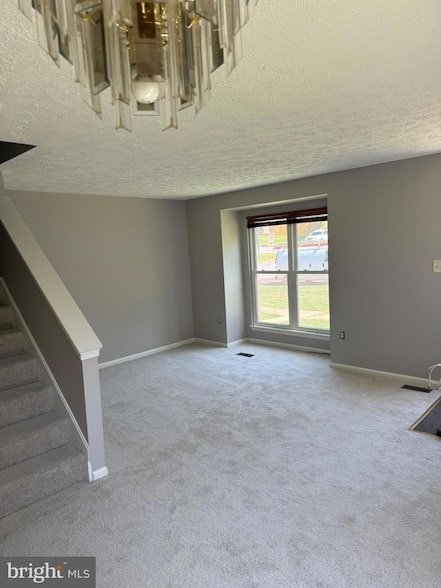 Photo - 2712 Red Oak Ln