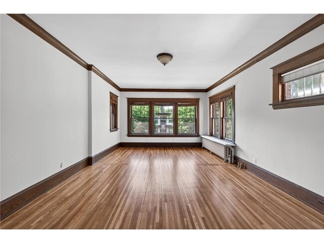 Photo - 971 Goodrich Ave