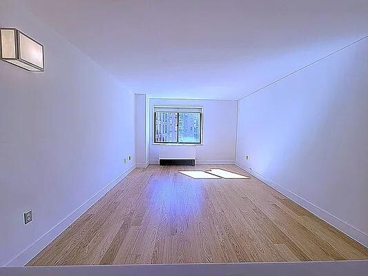 Building Photo - 300 Rector Pl