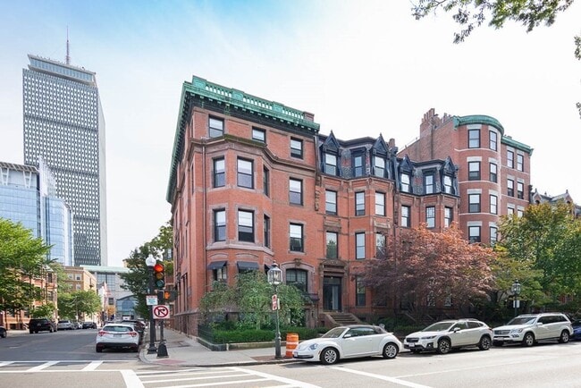Building Photo - 290 Commonwealth Ave Unit 20