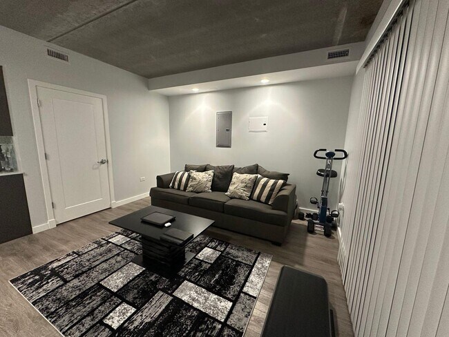 Photo - 1323 W Morse Ave Unit 506