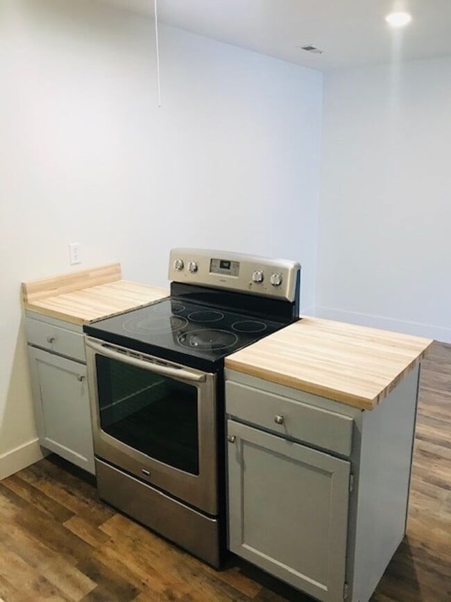 Photo - 88 W 50 S Unit Q6