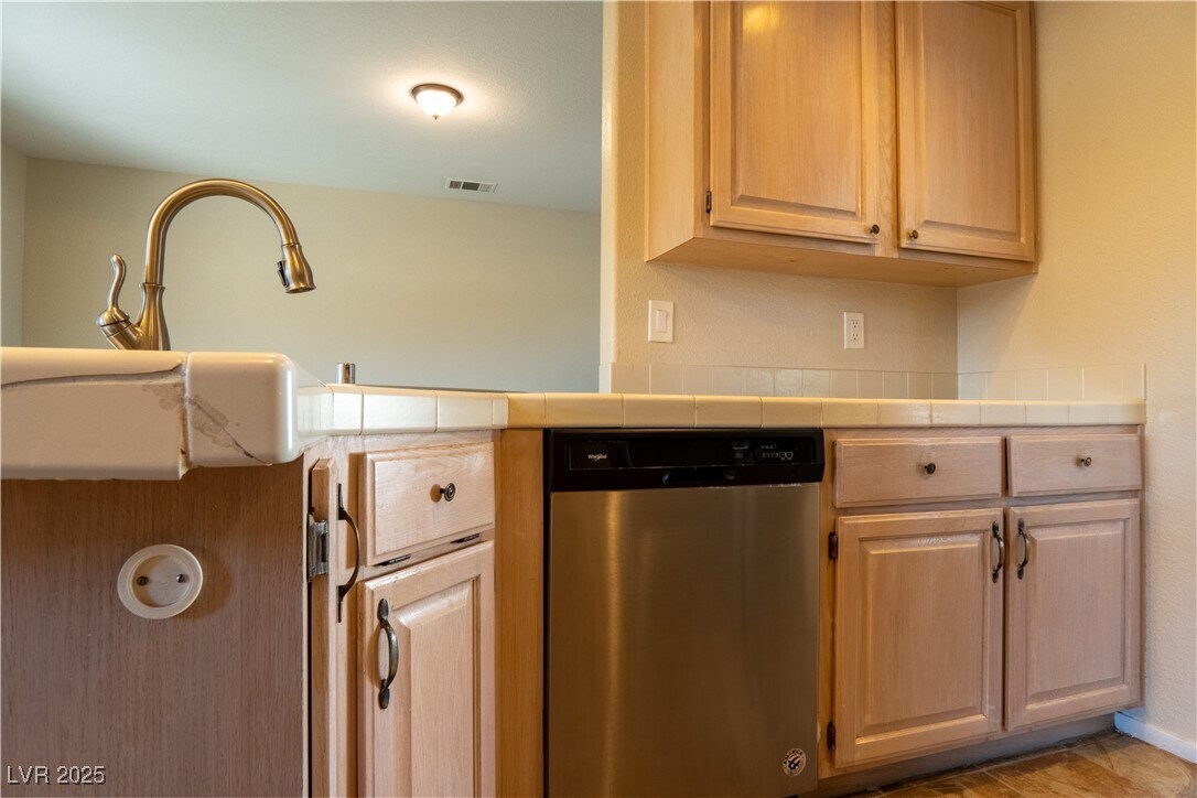 Photo - 1502 Ironbark Dr