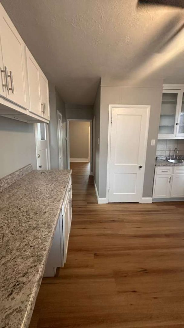 Photo - 5042-5044-5044 Pernod Ave Unidad 5042 1F