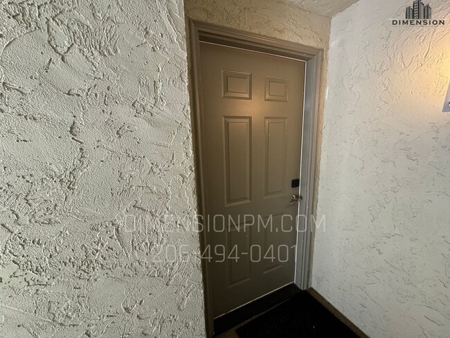 Photo - 1 Bedroom Condo with View in the heart of Bellvue! Unit 203