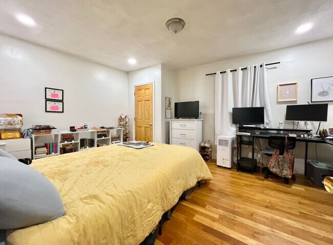 Photo - 12 Logan St Unidad 2