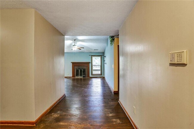 Photo - 1262 Bailing Dr