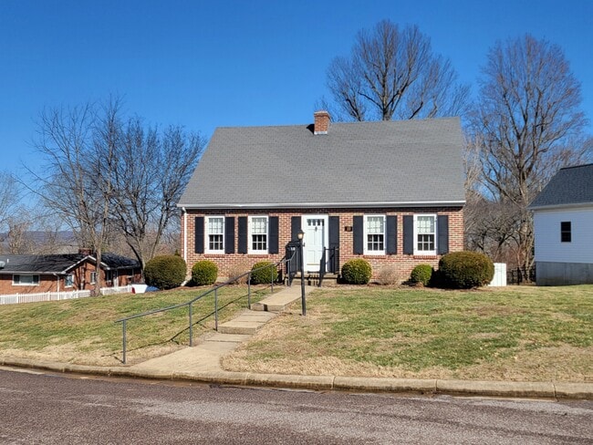 Building Photo - 10 W Way Dr