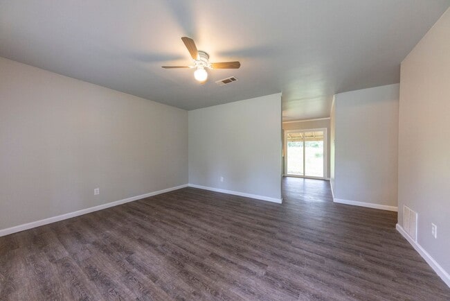 Photo - 642 Stevenson St