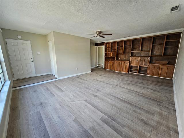 Photo - 605 White St