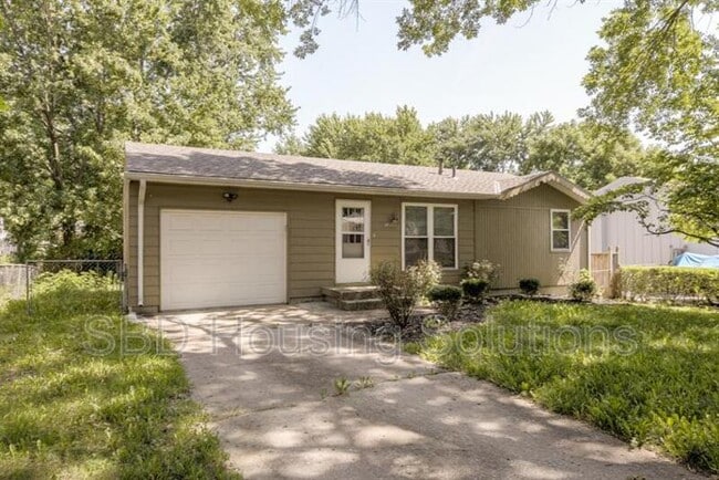 Photo - 18304 E 18th St N