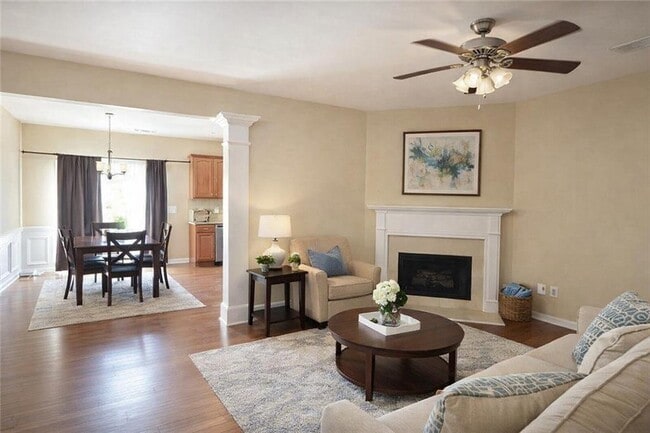 Photo - 2824 Gower Way