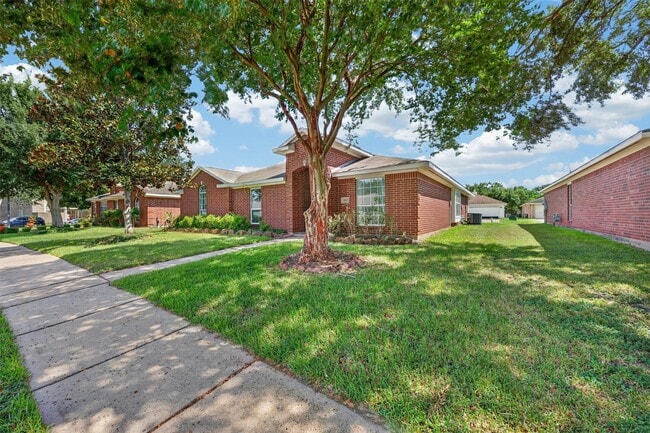 Photo - 15307 Flemington Ave