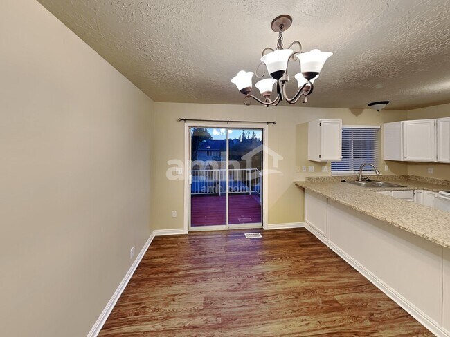 Photo - 536 S 925 E