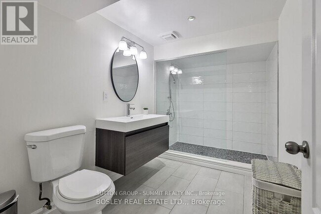 Photo - 136 Regina Ave