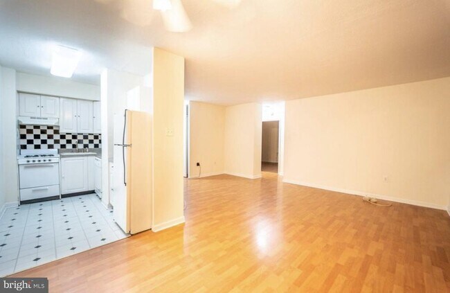 Photo - 2101 Chestnut St Unit 815
