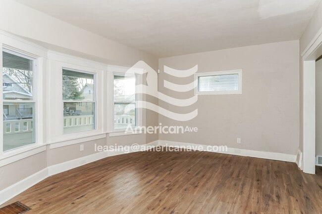 Photo - 1542 E 173rd St