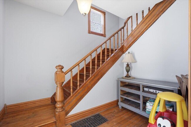 Photo - 626 E High St