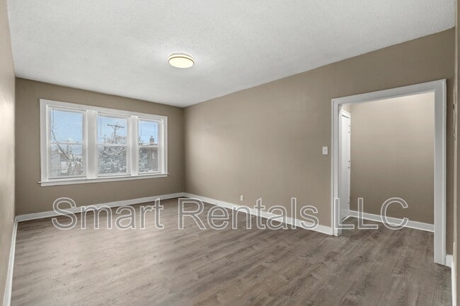 Photo - 4209 Ellenwood Ave