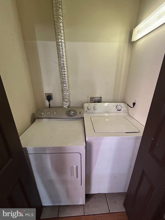 Building Photo - 319 W Mulberry St Unit 2