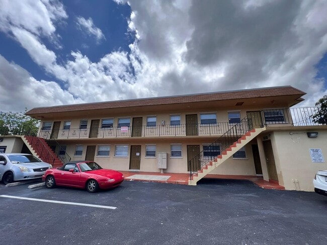 Photo - 216 N 61st Ave