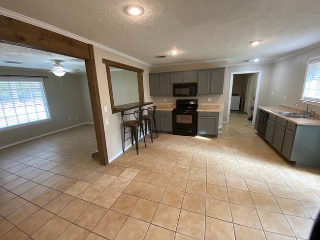 Photo - 105 Green Briar