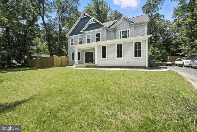 Building Photo - 5604 Clermont Dr