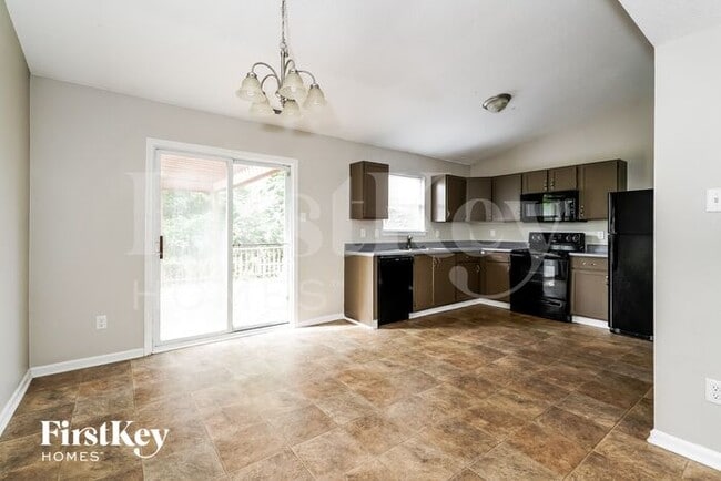 Photo - 7433 Redcliff Rd