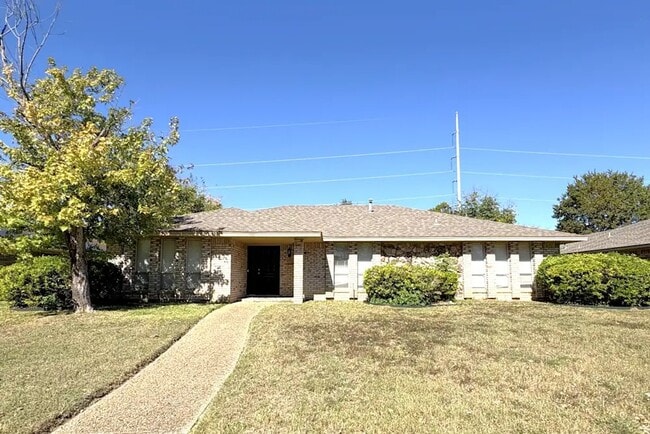 Building Photo - 944 Clear Springs Dr