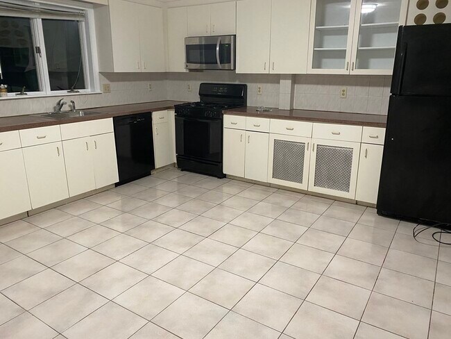 Photo - 18 Walnut Rd Unit 2