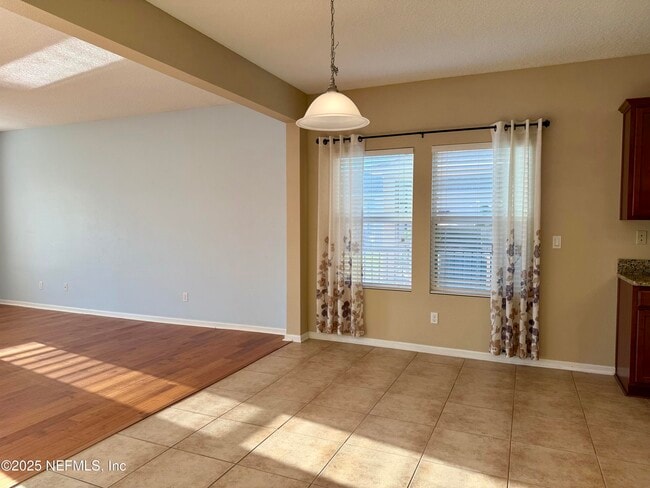 Photo - 786 Mosswood Chase