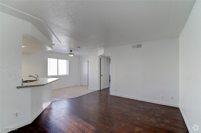 Building Photo - 2120 Venus Ave Unit D Rental