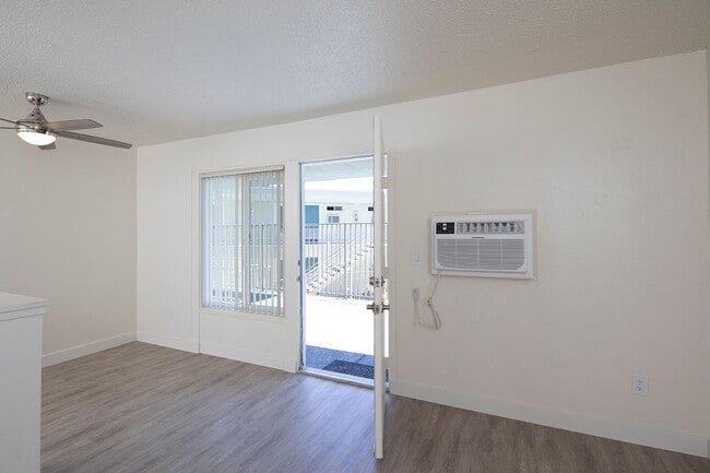 Photo - Aztec Pacific Apartments
