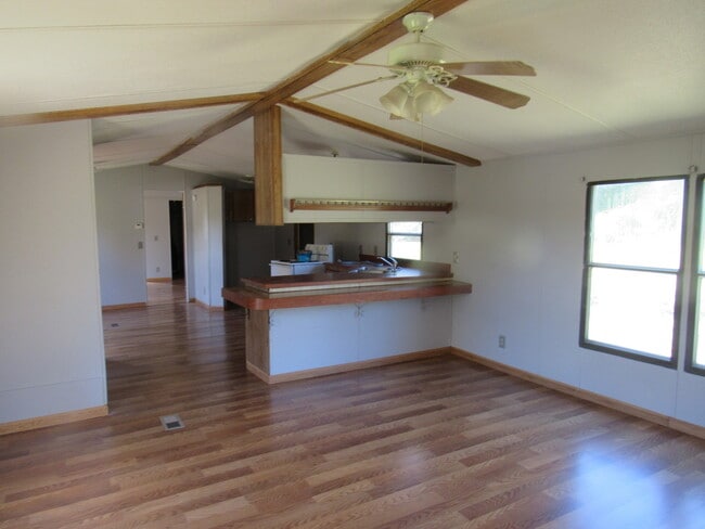 Photo - 104 Herald Pl