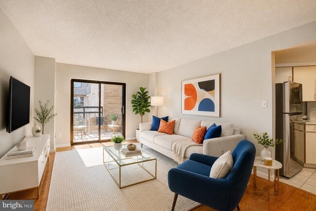 Building Photo - 2111 Wisconsin Ave NW Unit 610