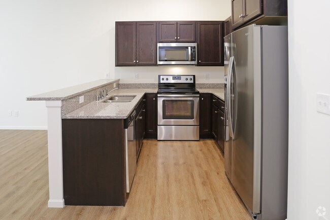 1BR, 1BA - 876 SF