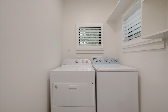 Photo - 2702 Delano St