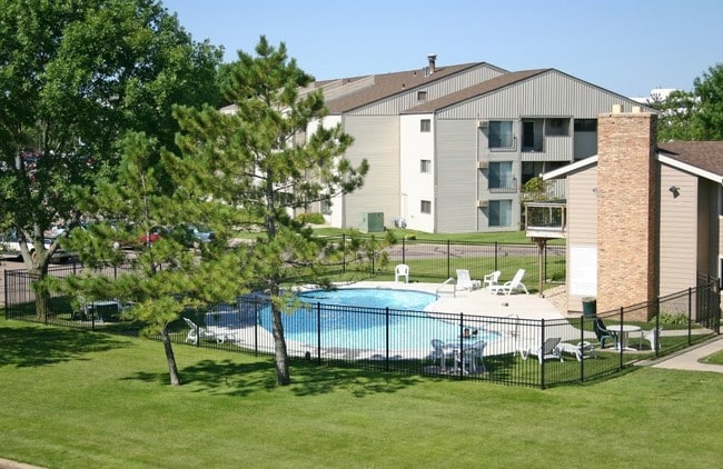 Woodlake Apartments - Woodlake Apartments