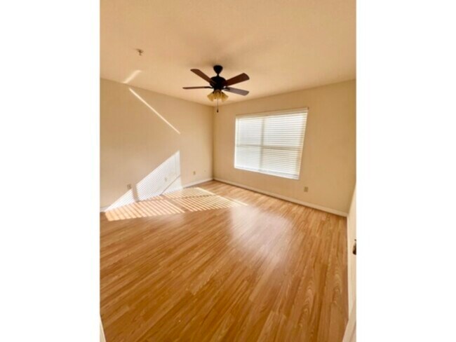 Photo - 1 bedroom 1 bath condo with bonus room in ...