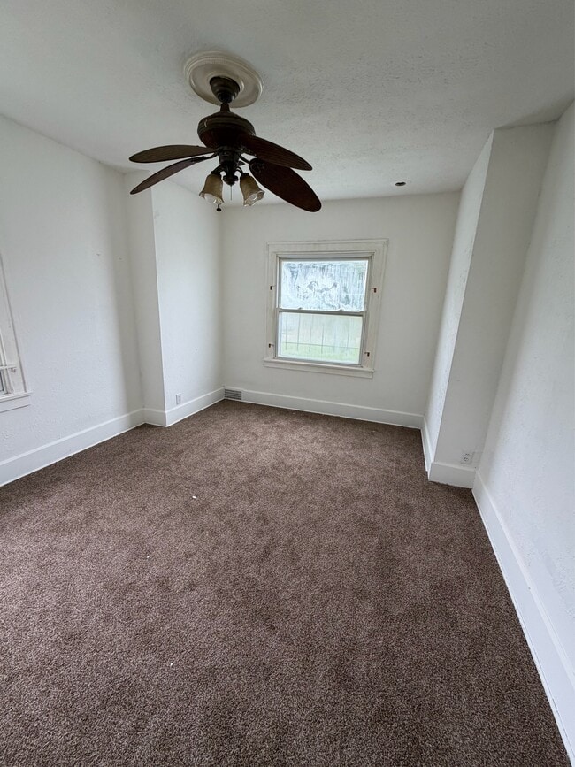 Photo - 3724 Hillman St