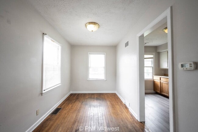 Photo - "Charming 2-Bedroom Duplex with Gleaming Hardwood Floors in Indy!"