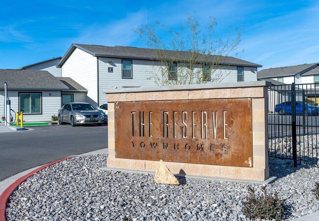Reserve_HR_2025_12 - The Reserve Townhomes