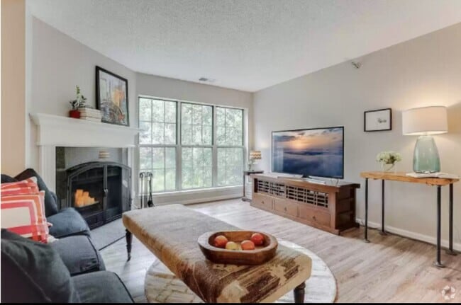 Building Photo - 6010 Chasewood Pkwy Rental