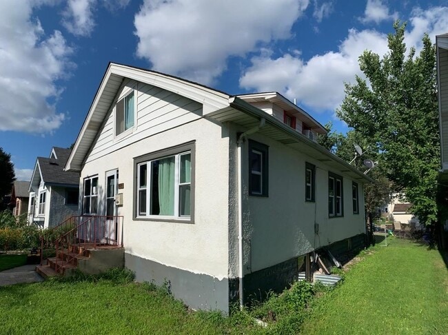 Building Photo - Single House 4br 2bath