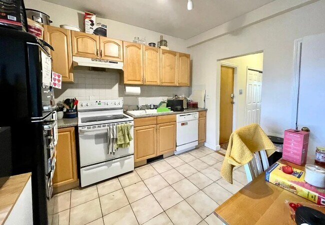 Photo - 32 Bond St Unit 38-3L