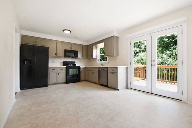 Photo - Pet Friendly Three Bedroom!